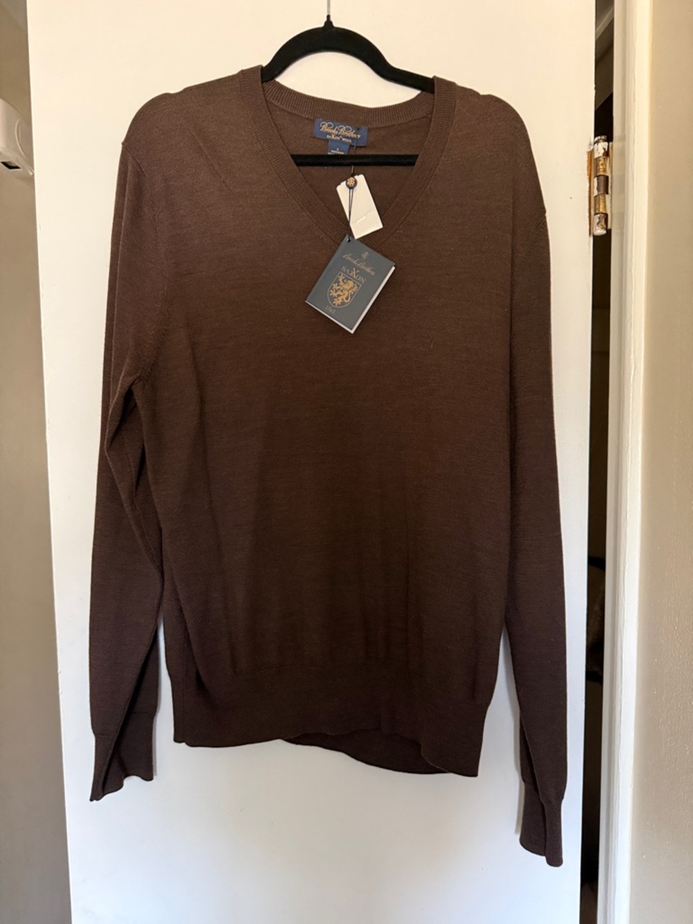 Brooks Brothers Brown V-Neck Sweater Saxxon Wool